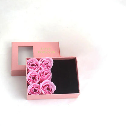 Boite à cadeau avec 6 roses éternelles